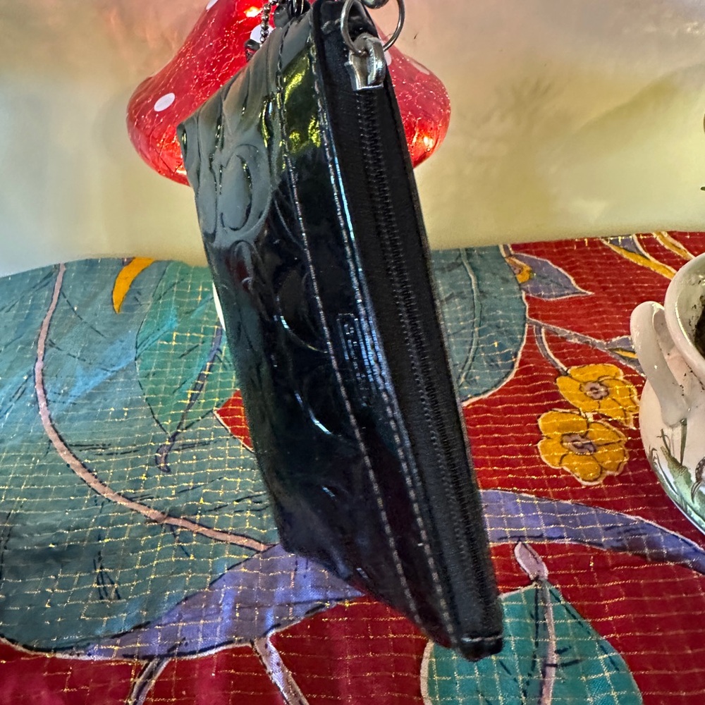 Coach patent leather wristlet. - Picture 7 of 9